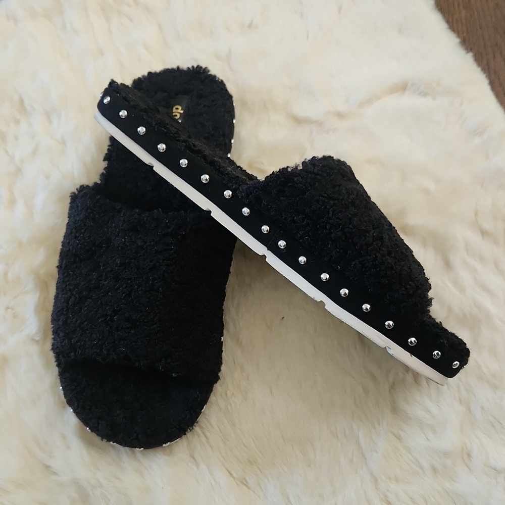 NWOB Dolce Vita Slides